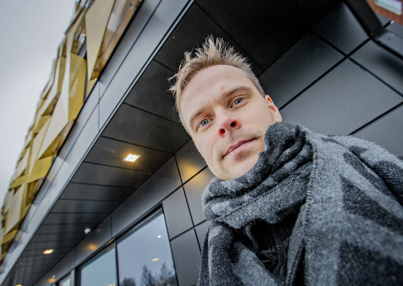 Pekka Saarenheimo ryhtyi jääkiekkoilijan uran jälkeen opiskelijaksi. Opinnot Oulun ammattikorkeakoulussa ovat loppusuoralla.