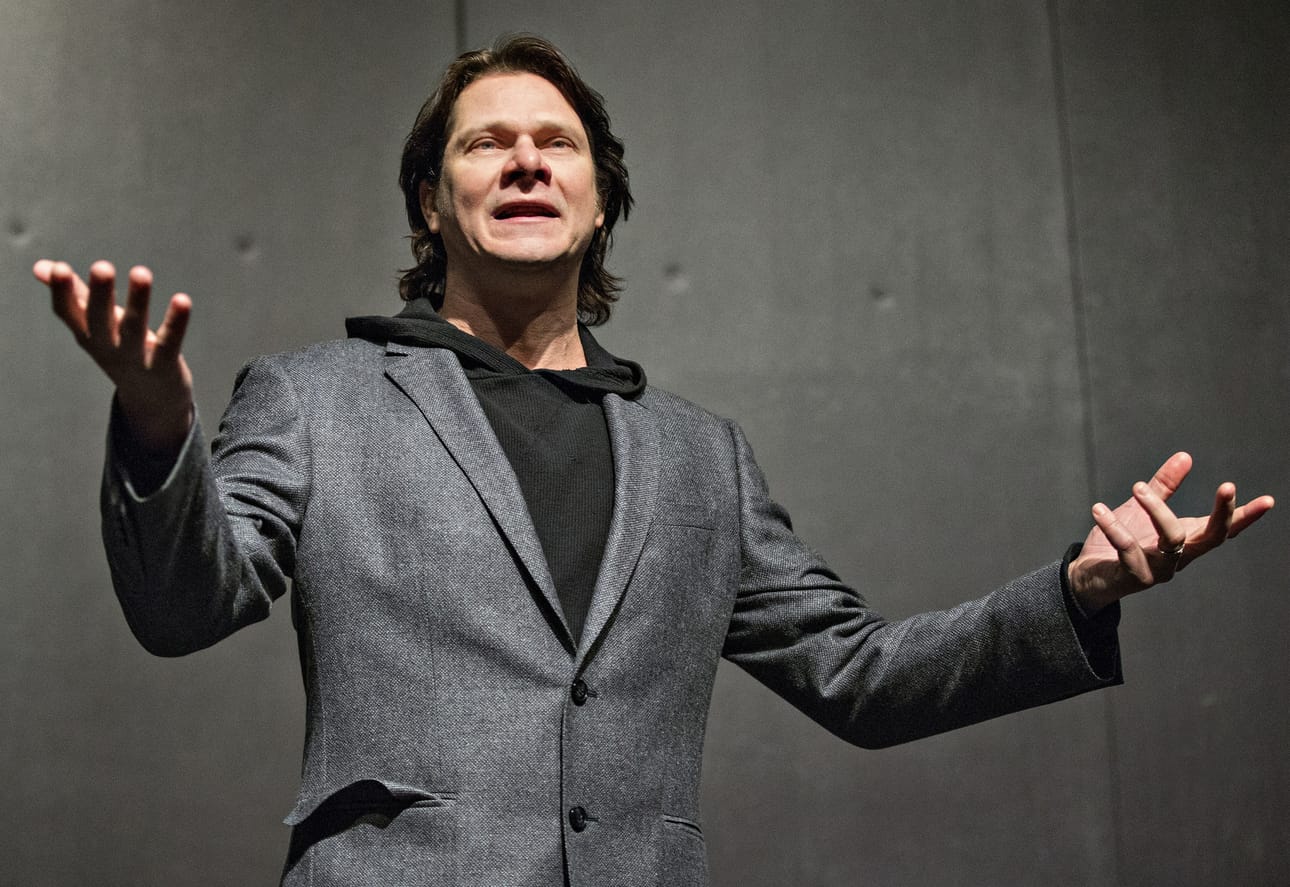 Kari-Pekka Toivosen kausi Oulun teatterin johdossa päättyi myrskyisästi.