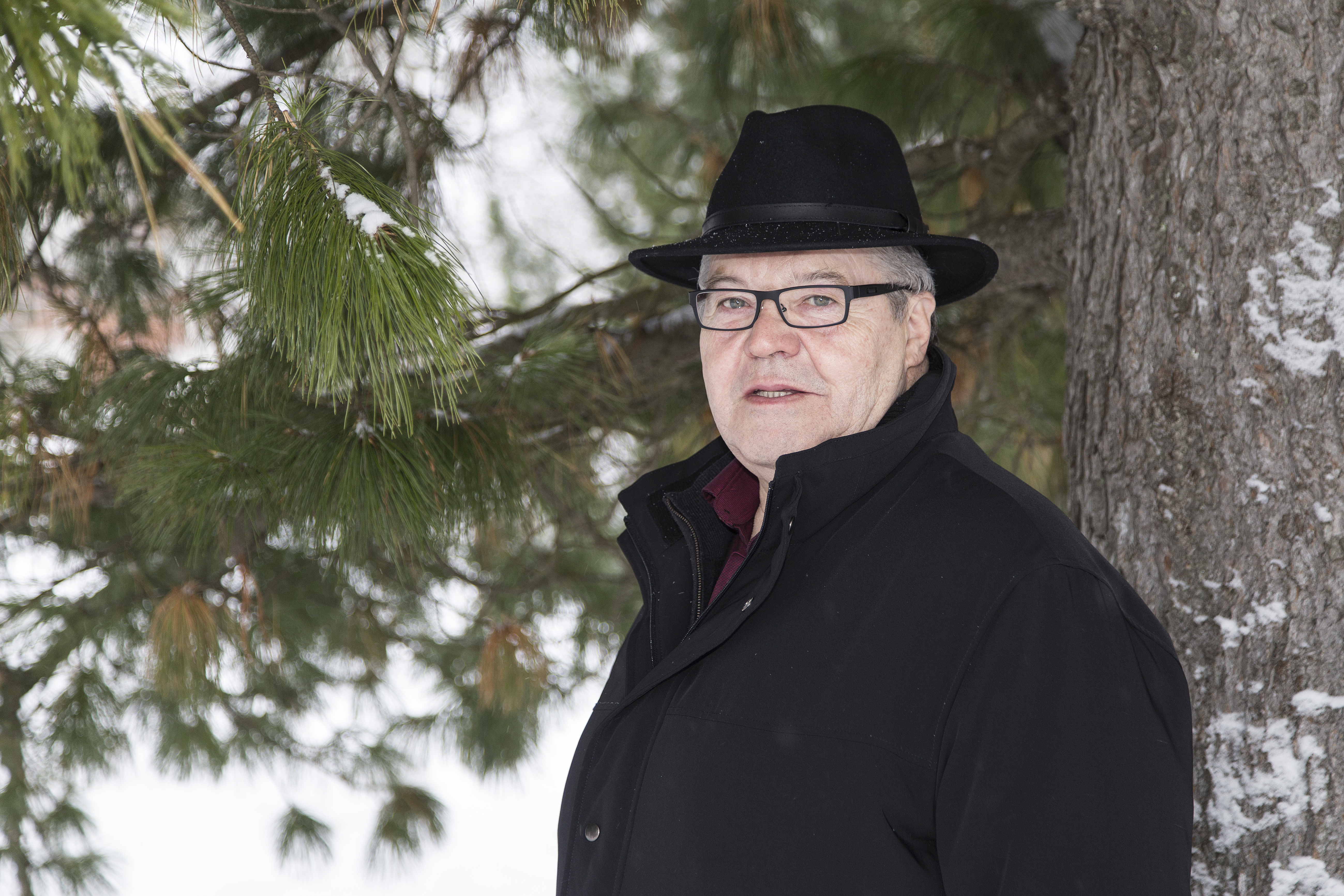 Miljonääri Eero Koskelainen mökkeilee ja tekee bisnestä Kuusamossa.