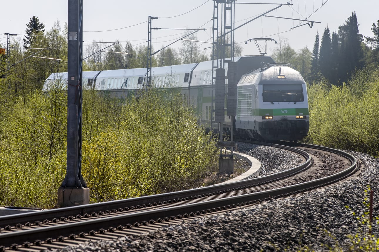 Raideliikenne Oulun ja Kemin välillä oli poikki eilen 6. heinäkuuta. Ongelma paikannettiin sähköradan rakenteisiin. Arkistokuva.