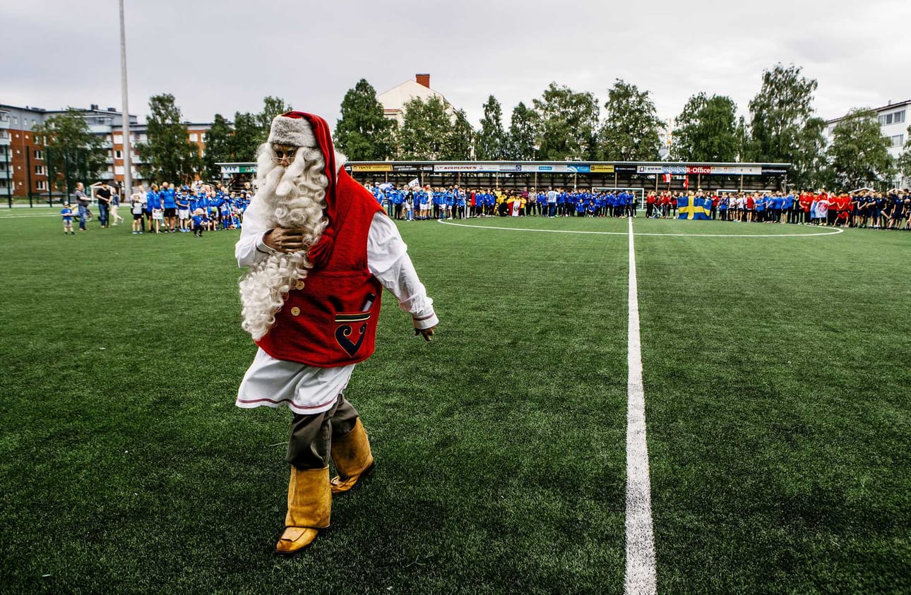 Joulupukki marssi avaamaan nimikkoturnauksensa.