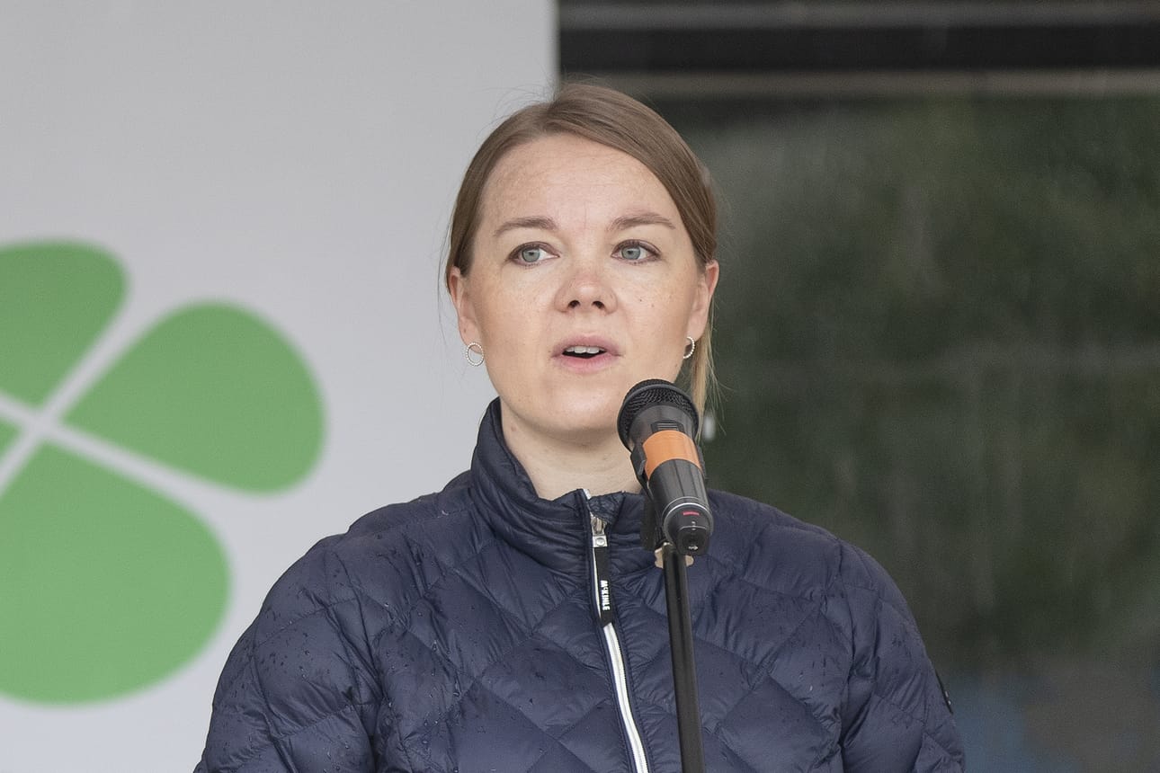 "Katri Kulmuni on vielä nuori poliitikko. Hän kantoi vastuun ja hänen on mahdollista toimia politiikassa ja nousta ties mihin asemaan vielä", arvioi poliittisen historian erikoistutkija Jenni Karimäki.