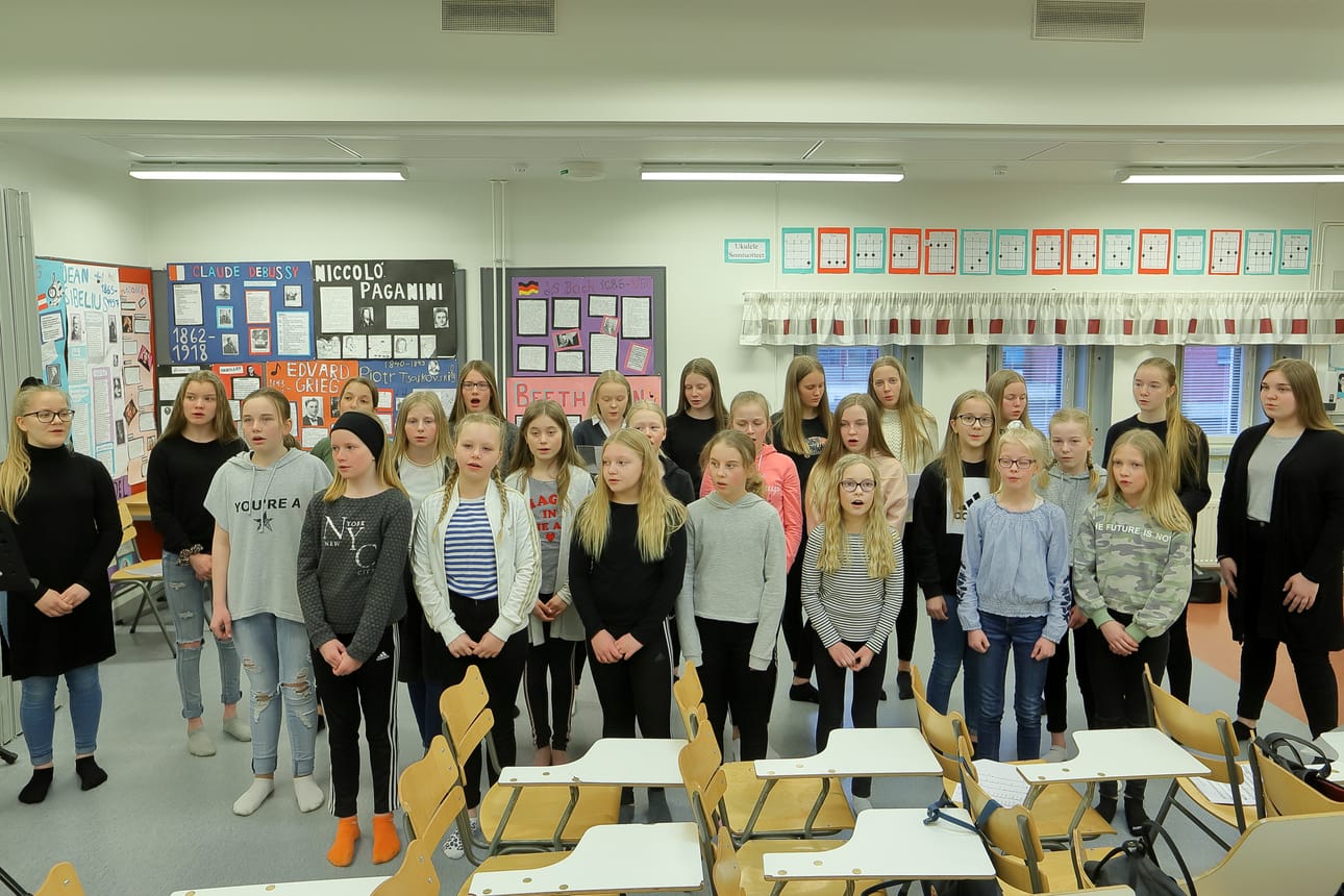 Pattasten koulun 5.- ja 8.-luokkalaisten kuoro konsertoi ensi tiistaina. Myös toisella valinnaisryhmällä, kevyen musiikin opiskelijoilla on edessään esiintymisiä koulun tilaisuuksissa.