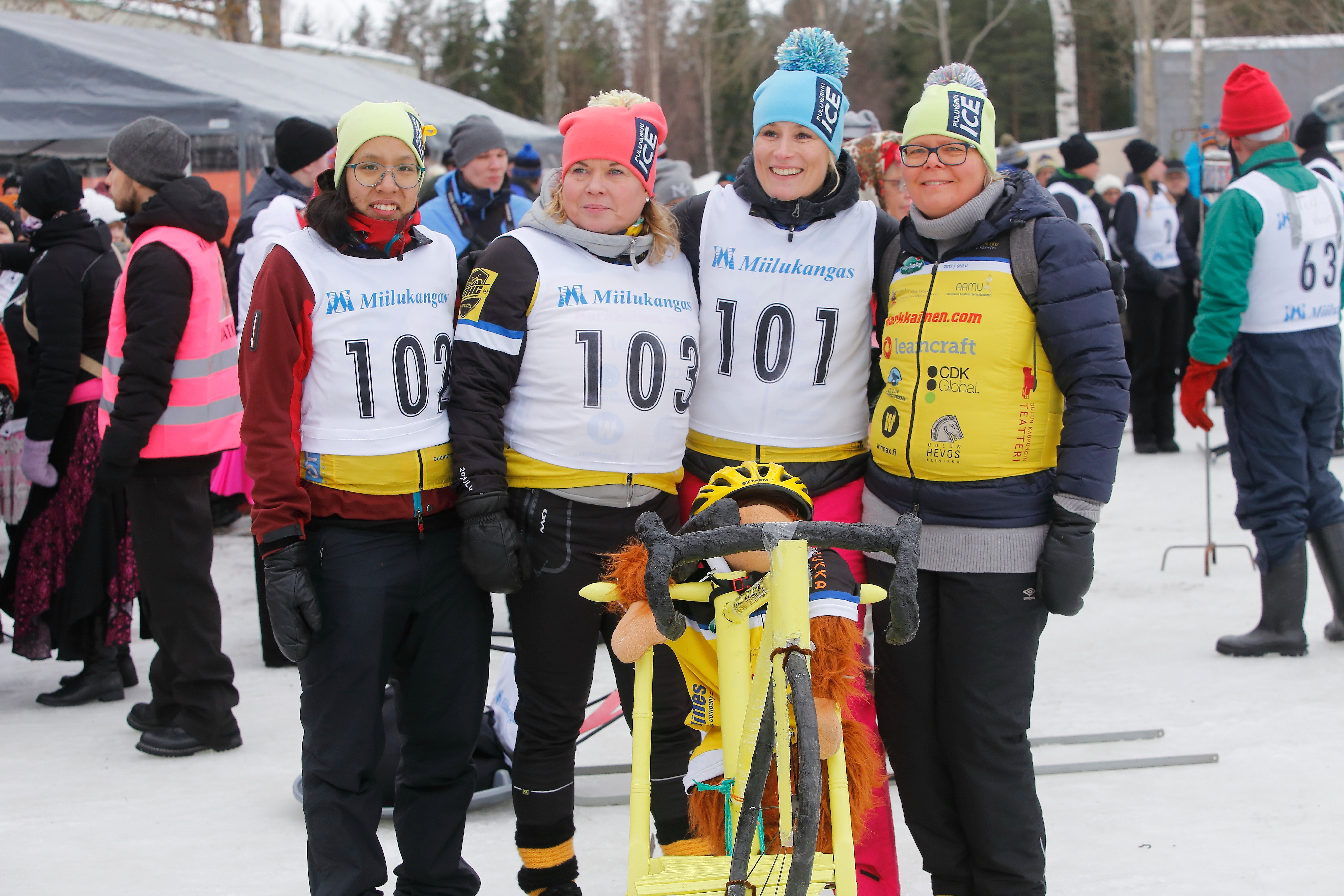 Puluvärkki Icen hyväntekeväisyysyhteistyökumppani Team Rynkeby osallistui potkukelkkakilpailuun perinteitä kunnioittaen.