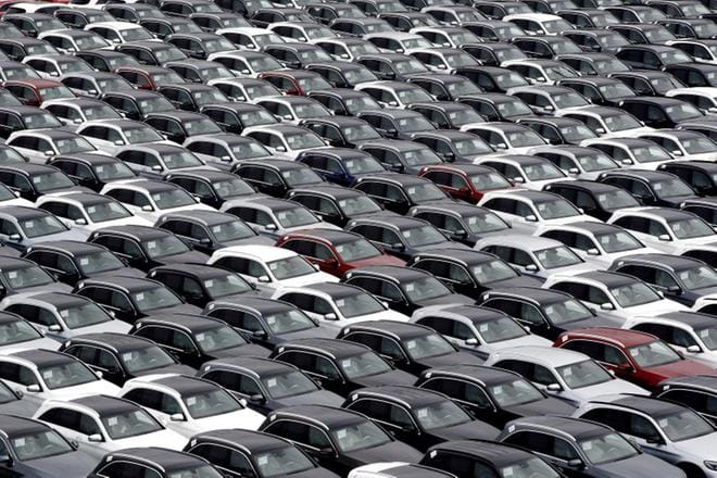 Uudenkaupungin autotehdas on Suomen suurin robottikeskittymä. Hitsaushallin automaatioaste on 98 prosentin luokkaa. KUVA: