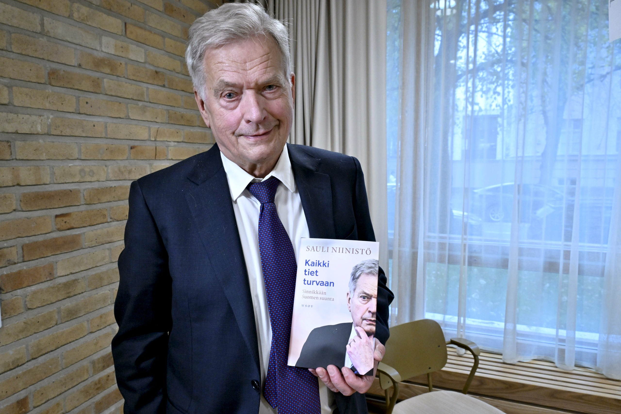 Niinistö arvostelee Marinin kansliaa "oudoista esityksistä"