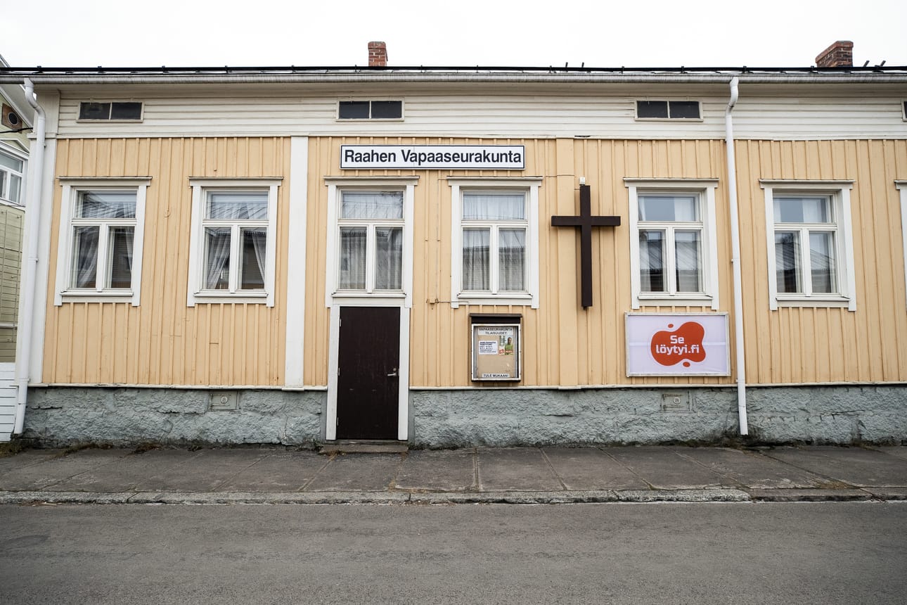 Raahen vapaaseurakunnan omaistama talo rakennettiin Raahen palon jälkeen 1800-luvun alkupuolella.