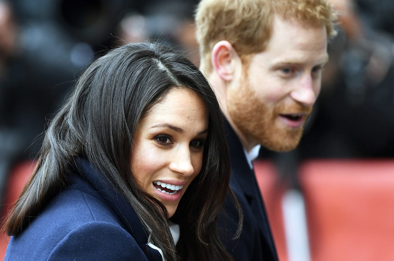 Miljoonat ihmiset ympäri maailmaa voivat tänään seurata Meghan Marklen ja prinssi Harryn häitä televisiosta. Myös tapahtumapaikalle Windsoriin odotetaan kymmeniätuhansia ihmisiä katsomaan pariskunnan suurta päivää.