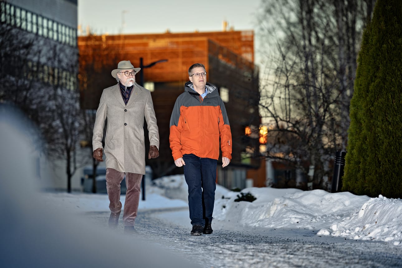 Sulevi Riukulehti ja Aapo Jumppanen ovat saaneet valmiiksi Seinäjoen historian kolmannen osan.