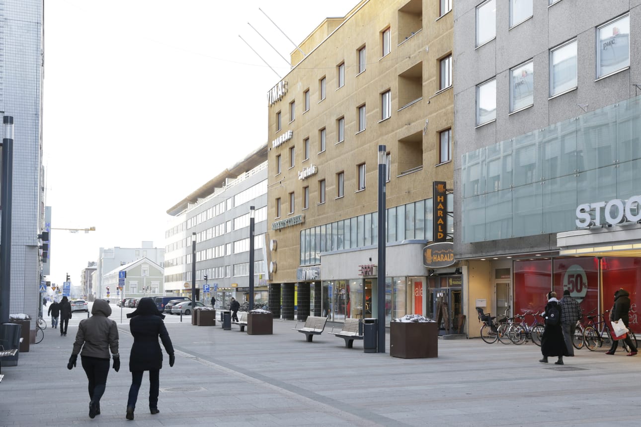 KappAhlin uudet tilat sijaitsevat Viman (keltainen talo oikealla) entisissä alakerran tiloissa. Arkistokuva.