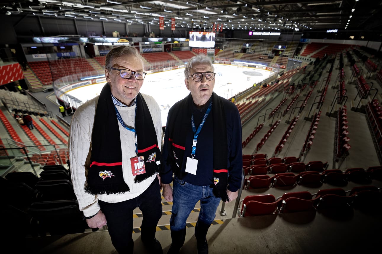 Jan-Erik Österblad ja Matti Skyttälä hyökkäsivät Sportin ensimmäisessä liigajoukkueessa.