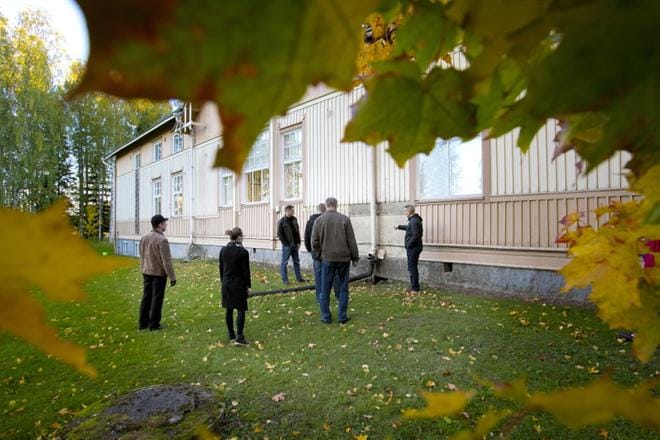 Keskikylän koulun lopettaminen Jalasjärvellä on saanut kyläyhdistyksen ja koulun vanhempainyhdistyksen puolustamaan koulun jatkamista toisin kuin kaupunginhallitus esittää. Viime viikolla järjestettiin keskustelutilaisuus. Samalla esiteltiin koulua ja sen kuntoa. KUVA: JARI E. HAKALA