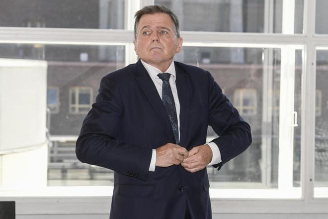 Lasse Aapio oli poliisijohtajista ainoa, joka oli henkilökohtaisesti paikalla tiistain valmisteluistunnossa Helsingin käräjäoikeudessa. KUVA: Jarno Kuusinen