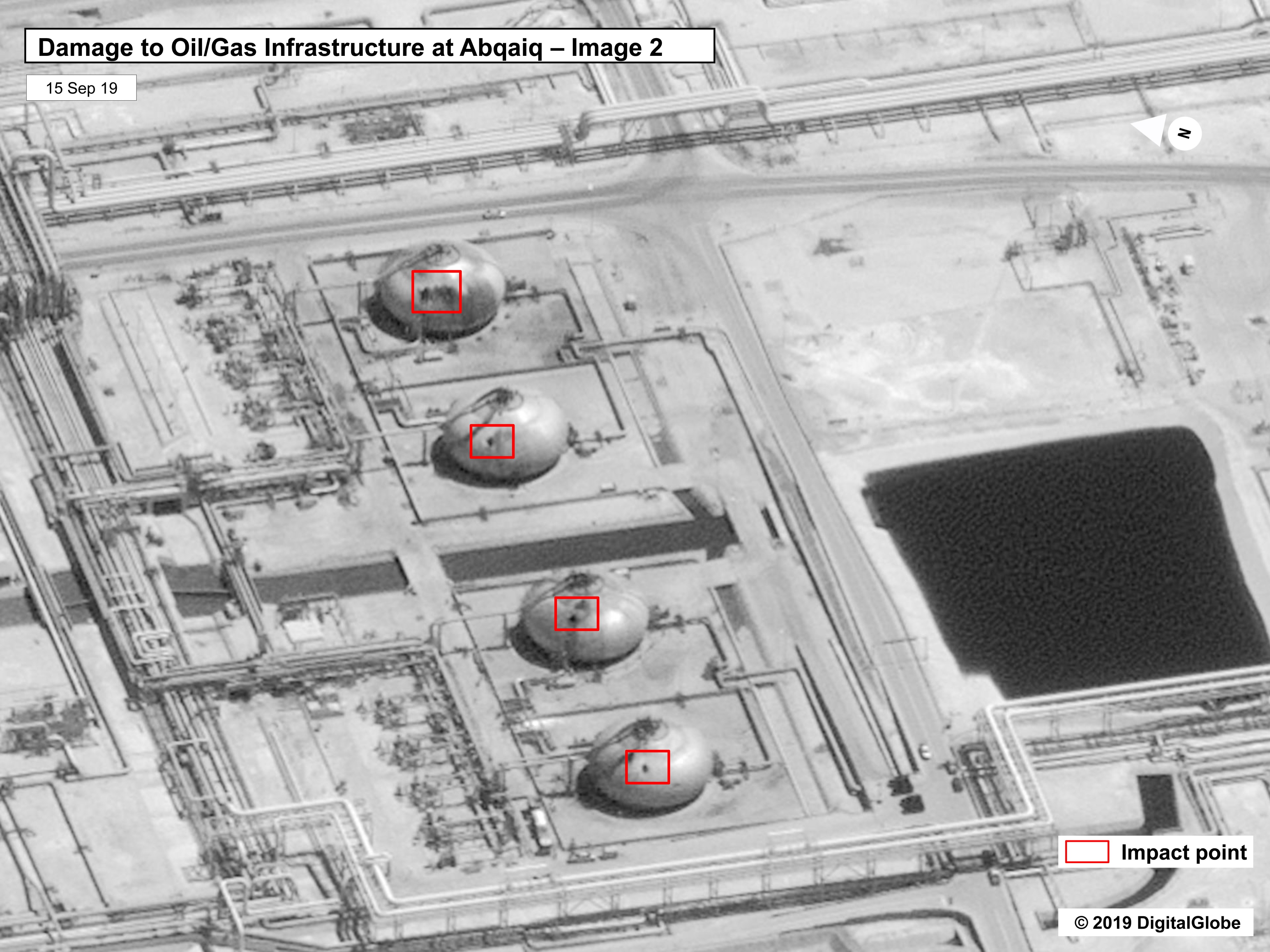 Satelliittikuvissa näkyy Saudi-Arabian öljynjalostamoihin tehdyn ohjus- ja lennokki-iskun tarkkuus.