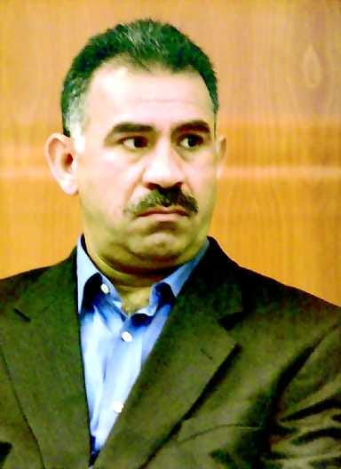 Tuomio muuttui. Abdullah Öcalan istuu tuomiotaan Istanbulin edustalla sijaitsevalla Imralin saarella.