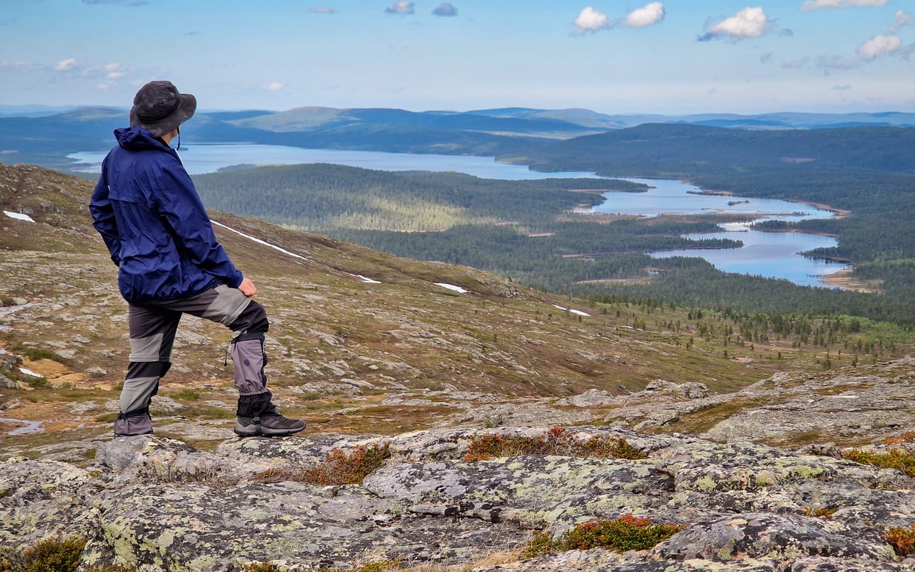 Hammastunturin huipulta on mahtavat näköalat Hammasjärvelle.