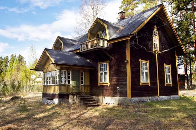 Klemettimuseon parvekkeet saivat kunnostusrahaa Museovirastolta. Kuva: Jaakko Elenius