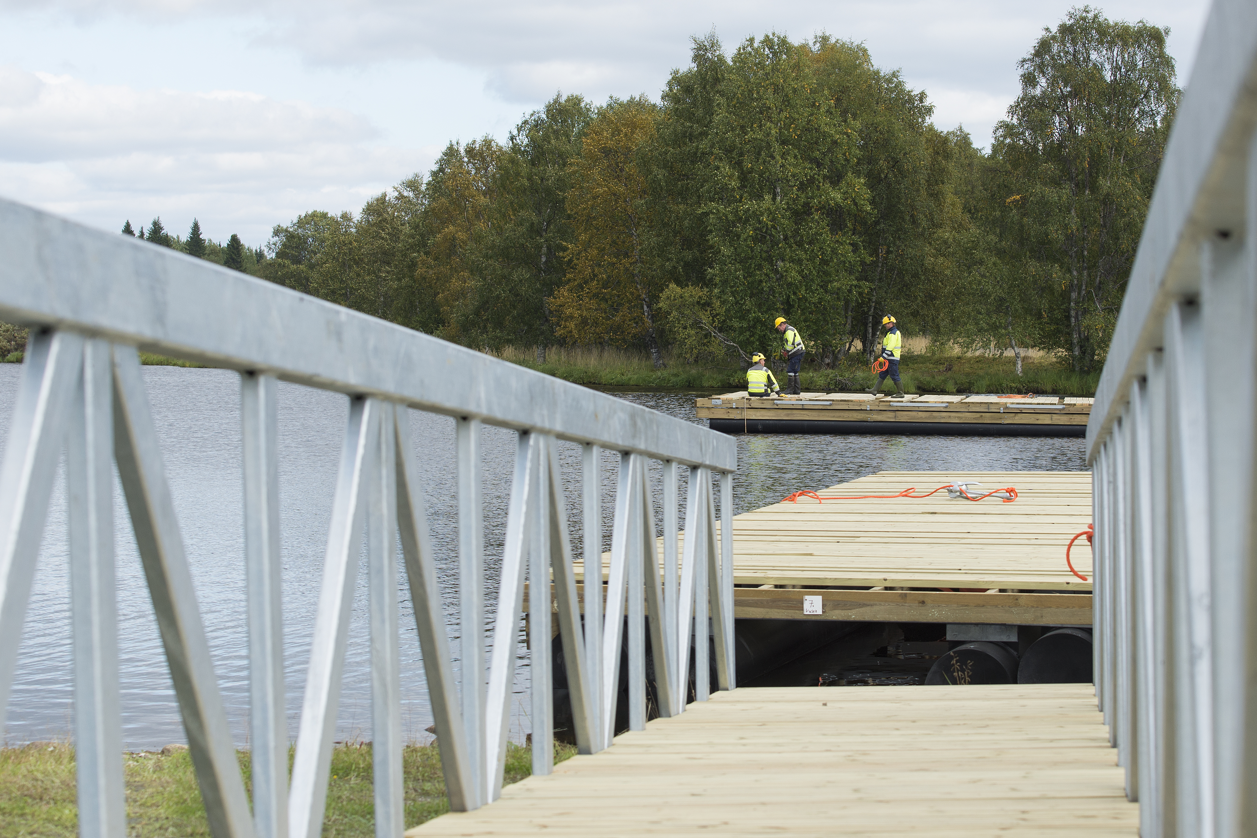 Kirkkosaaresta Lahdentaukseen pääsee siltaa pitkin muutaman päivän kuluttua.