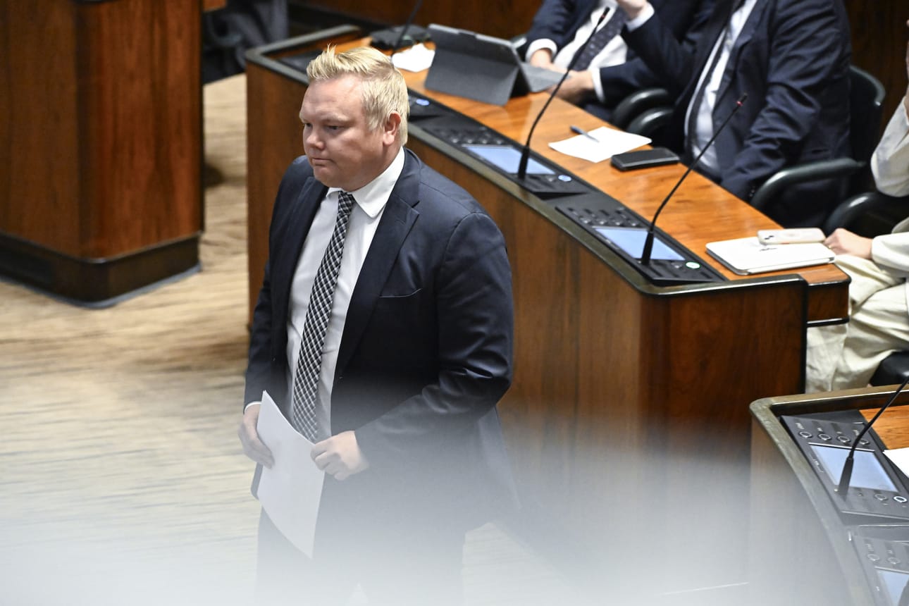 Antti Kurvisen (kesk.) mielestä hallitus on epäonnistunut moraalisesti.