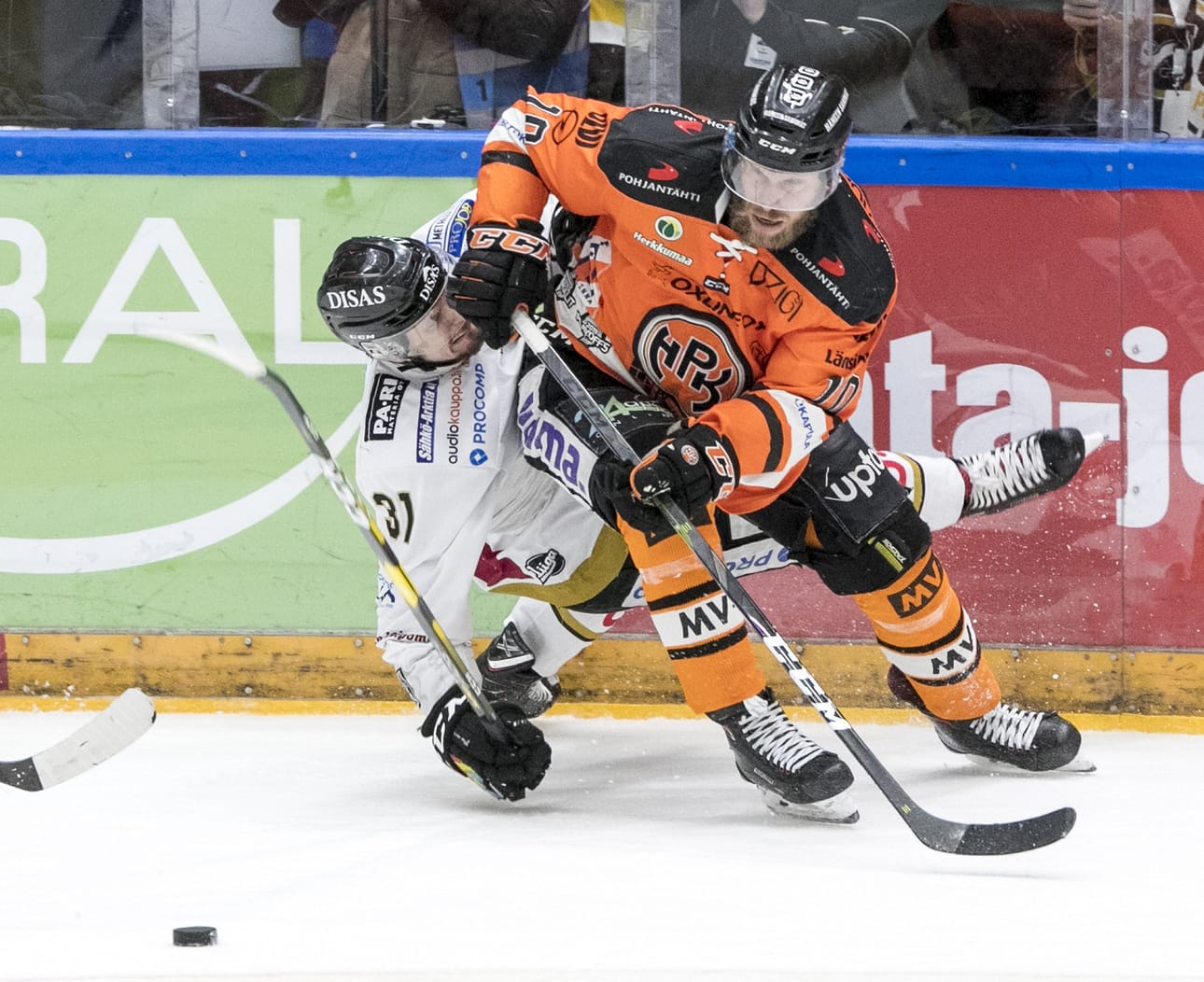 Kärpät joutui taipumaan HPK:lle seitsemännessä finaaliottelussa. HPK on uusi Suomen mestari.