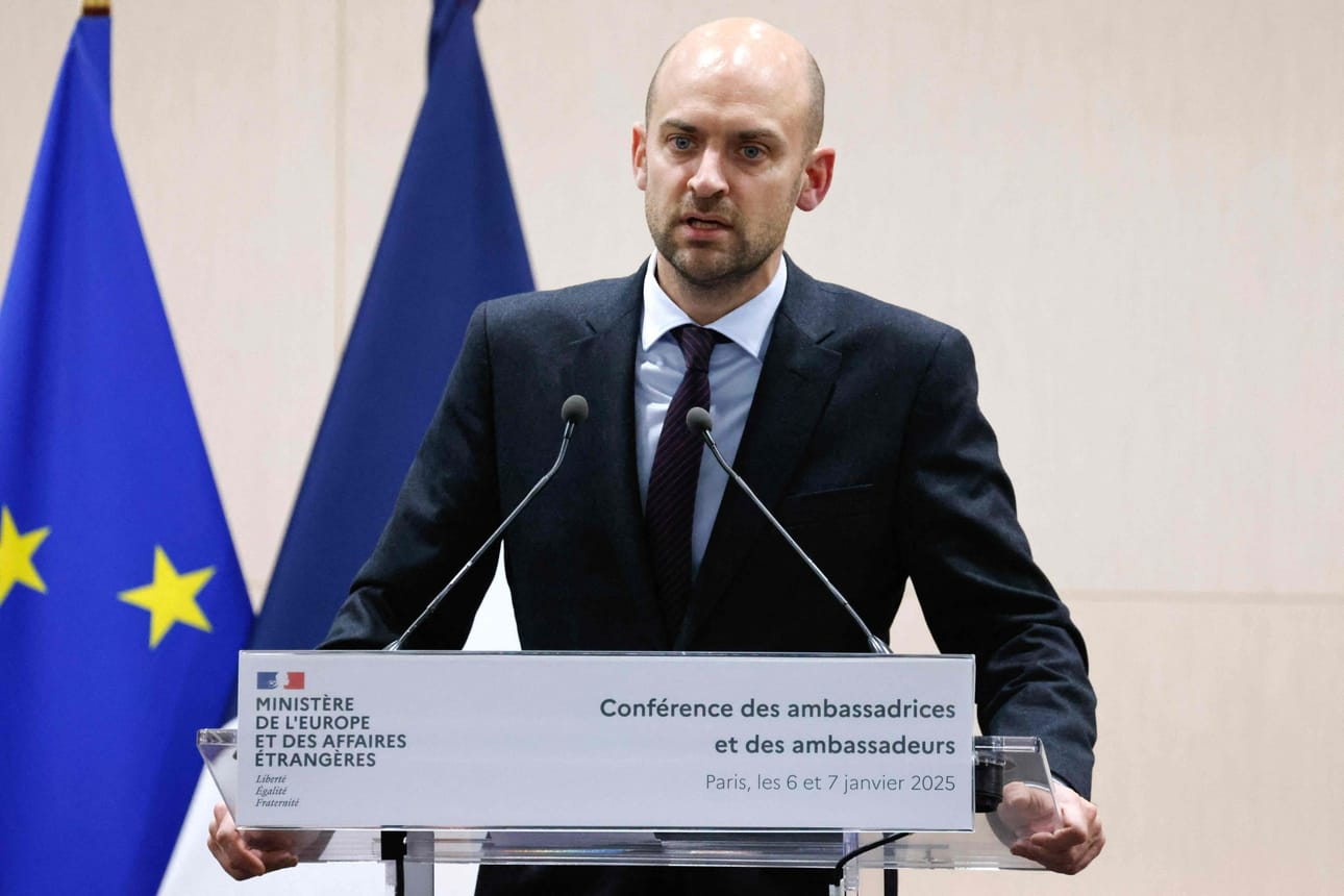 Ranskan ulkoministerin Jean-Noel Barrotin mukaan on selvää, ettei EU anna muiden maiden,hyökätä suvereeneja rajojaan vastaan. LEHTIKUVA/AFP