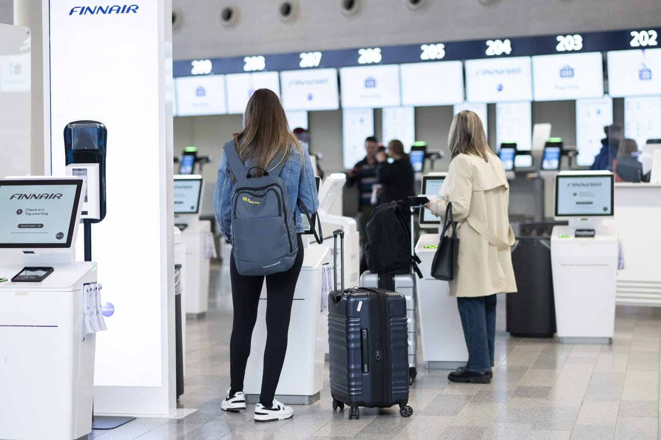 IAU on ilmoittanut jo kolmesta lakkoilupäivästä heinäkuun alkupäiville. Finnair on perunut lukuisia lentoja aiempien työtaistelupäivien seurauksena. Lehtikuva / Mikko Stig