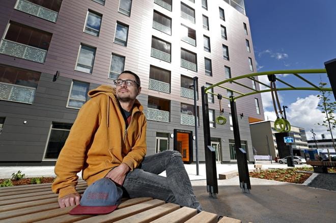 Seinäjokelainen Mitja Nöjd lähti Mr. Gay Finland -kisaan mukaan heittäytymään. Hän on pohtinut kilpailuun hakemista jo monena vuonna aiemmin. KUVA: KARI LÖFHJELM