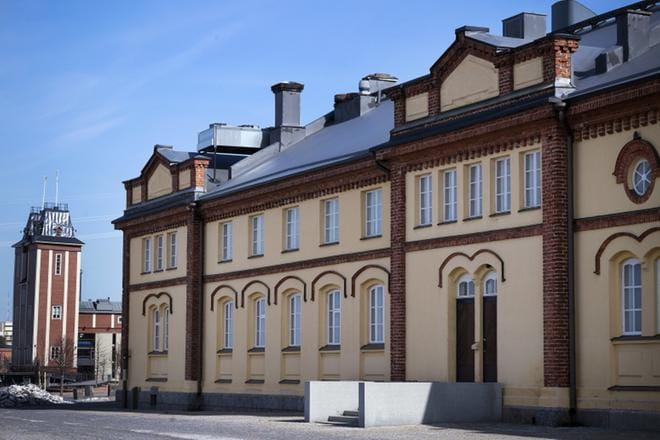 Kuntsin sisällä on ravintolatilat ja ulkona paikka terassille. KUVA: JARNO PELLINEN