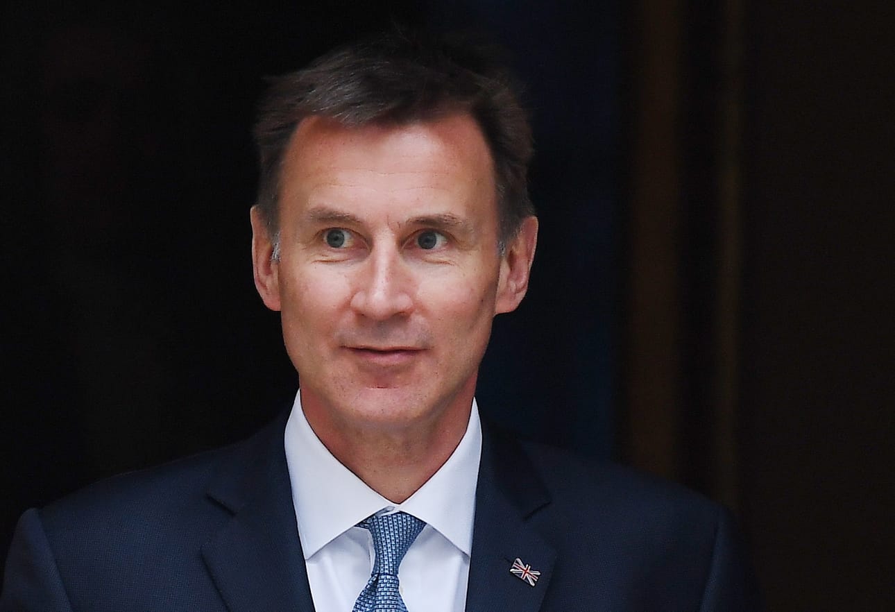Jeremy Hunt luetaan brexit-kysymyksessä ehdokaskatraan maltillisiin.