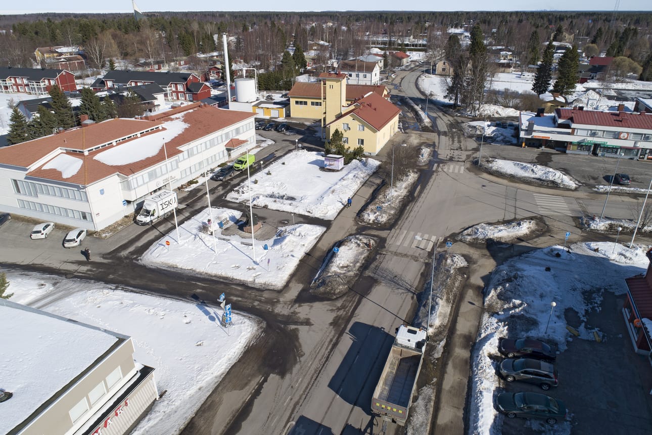 Pyhäjoen Vanhatien kunnostushankkeeseen sisältyy muun muassa kunnantalon salaojien ja sadevesijärjestelmien korjaustyöt ja piha-alueen saneeraus.
