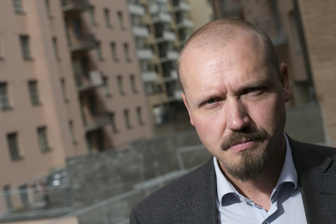 Antti Hyyryläisen mielestä liivijengeihin liittyviä lakeja ja käytäntöjä Suomessa pitäisi tiukentaa merkittävästi. Tavallisia kansalaisia on suojeltava järjestäytyneiltä rikollisryhmiltä.