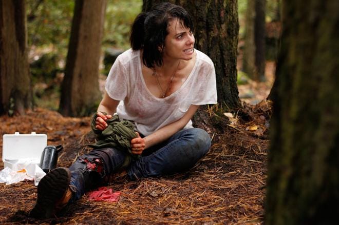 Mia Kirshner lähtee telttailemaan lasten ja Stephen Moyerin kanssa Jersey Devil -elokuvassa. KUVA: Hero