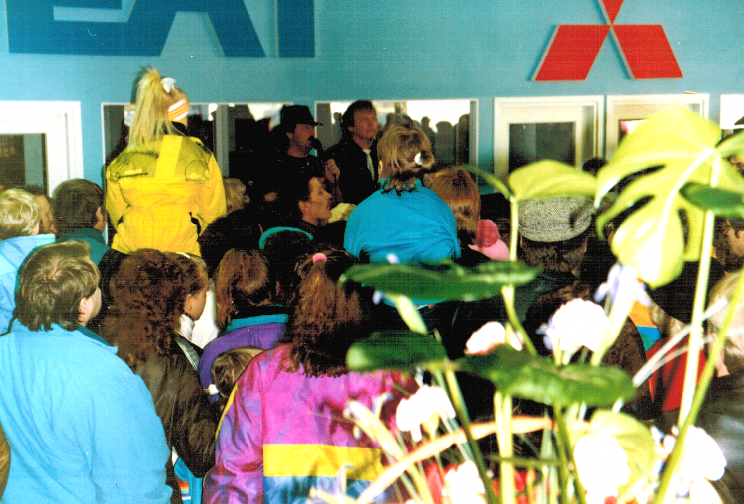 Tempaukset ovat Aineella tuttuja: Napakympin Kari Salmelainen veti liikkeen täyteen kiinnostuneita.