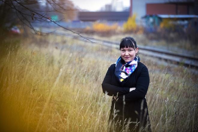 Vaasalainen Elina Viitasaari kamppailee naisiin kohdistuvaa väkivaltaa vastaan yhteiskunnallisen vaikuttamisen keinoin. Hän sai syksyllä valtakunnallisen Minna-palkinnon. Arkistokuva: Jarno Pellinen