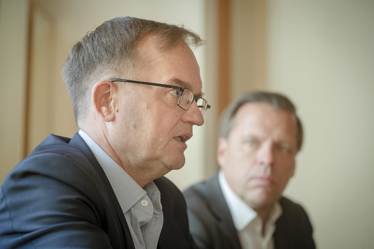 Business Finland pyrkii kohdistamaan valokeilan yrityksiin. Kun hetki on sopiva ja yksityiset rahoittajatahot löytyneet, julkisen tahon on aika vetäytyä, kertoo Pekka Soini (vas.) rinnallaan Petri Keränen elystä.