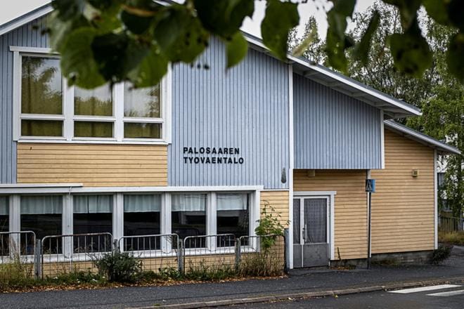 Palosaaren työväentalo otettiin käyttöön 1951. Siitä tuli Vaasan demareiden keskuspaikka. Nyt aatteen palo on haalistunut ja kokoontumispaikat etsitään muualta. KUVA: JARNO PELLINEN