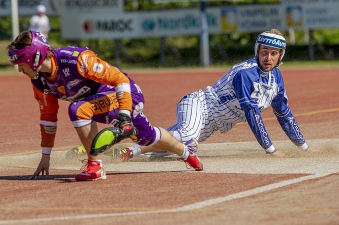 Sotkamon Jymyn Antti Kiiskinen ja Vimpelin Vedon Viljo Sillanpää mielivät kamppailemaan mitalisijoista. KUVA: ELENA MIKKILÄ