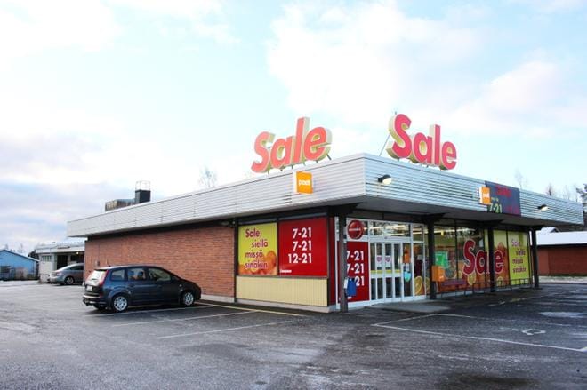 Karijoen Sale toimi uuden kiinteistön rakentamisen ajan viime vuonna lopettaneen M-marketin tiloissa. ARKISTOKUVA: Tauno Riihiluoma.