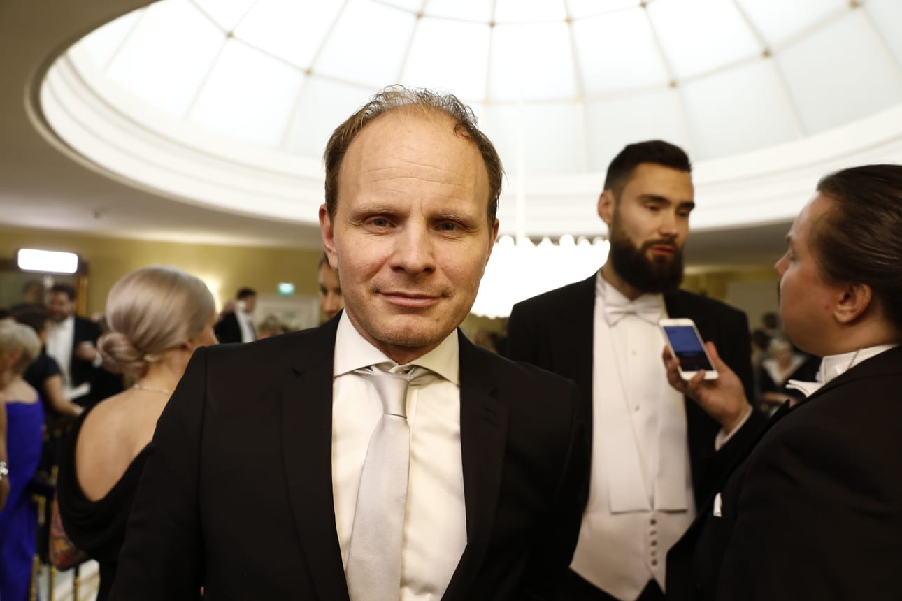 Ohjaaja Dome Karukoski pelkää, että Suomenkin päättäjät ajautuvat samanlaiseen imagokulttuuriin kuin Yhdysvaltojen ja Britannian päättäjät.