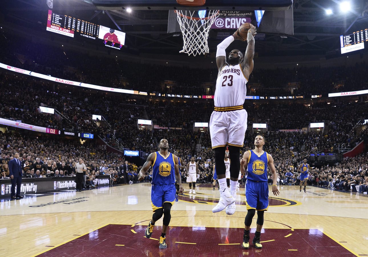 Clevelandin LeBron James uurasti kuudennessa finaalipelissä 41 pistettä.