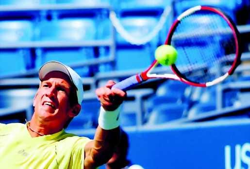 Jarkko Nieminen voitti tiistaina New Yorkissa espanjalaisen Fernando Verdascon suoraan kolmessa erässä.