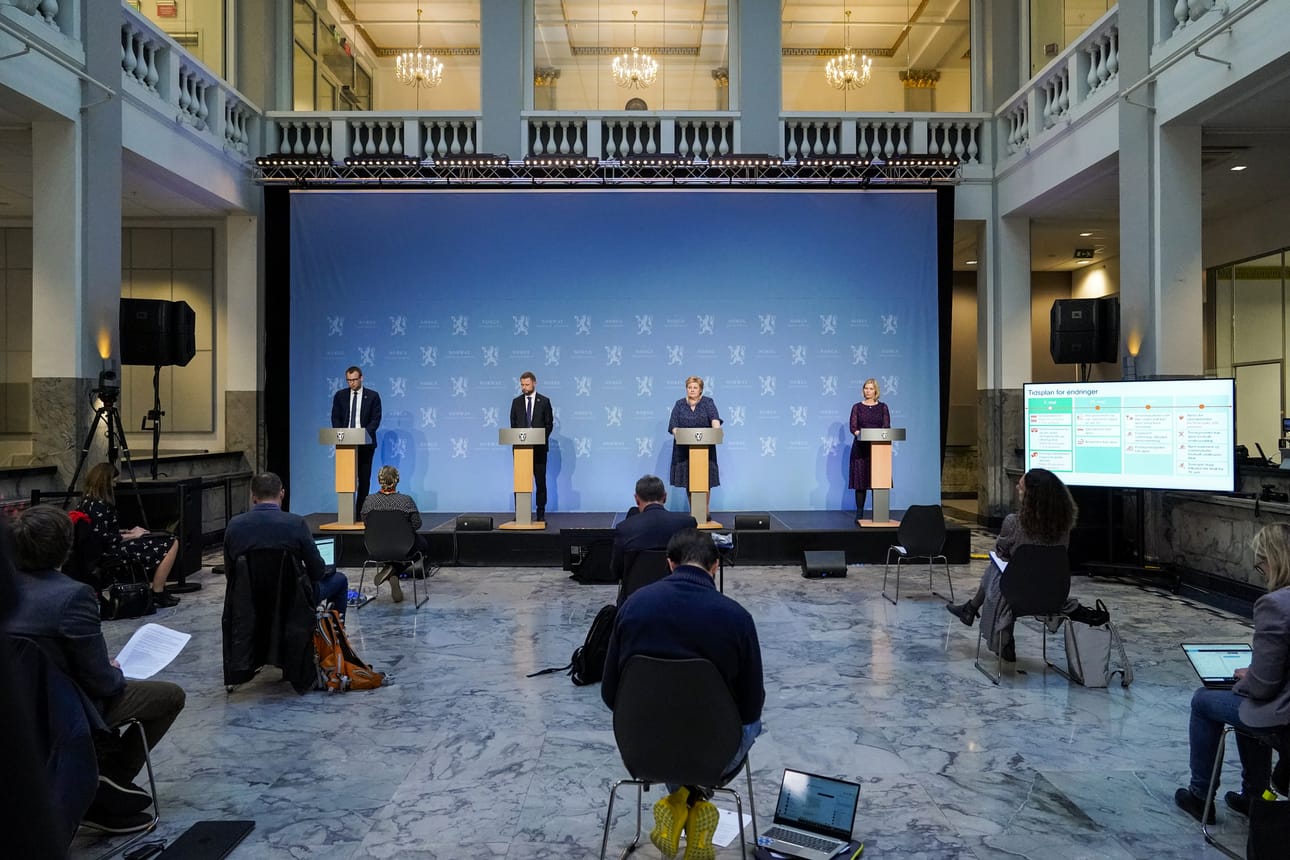 Viime toukokuussa Norjan hallituksen ministerit ilmoittivat koronarajoitusten lieventämisestä Oslossa. Lauantaina Norjassa otettiin käyttöön koko pandemia-ajan kovimpia viruksen vastaisia toimenpiteitä.