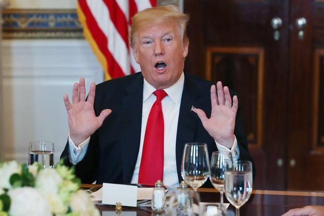 Yhdysvaltojen presidentti Donald Trump aikoo panna järjestykseen autojen tuojat. KUVA: EPA/Mark Wilson
