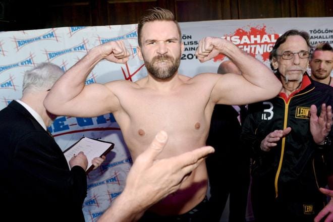 Juho Haapojan ottelupainoksi mitattiin 88,6 kiloa. Kuva: Lehtikuva / Mikko Stig