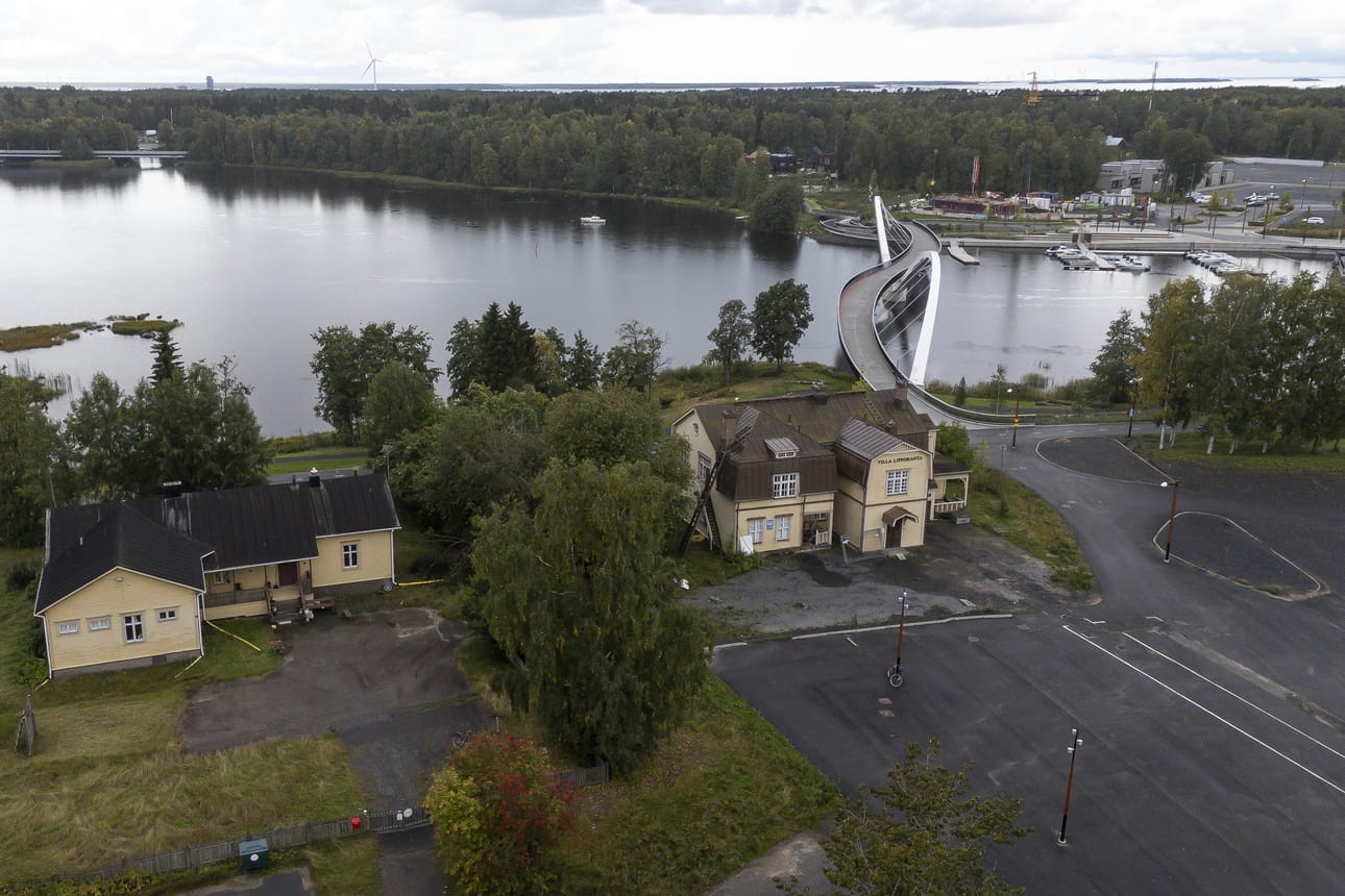 Talo Store (vasemmalla) ja Villa Lipporanta ovat seisseet Hartaanselän rannassa jo yli sata vuotta.