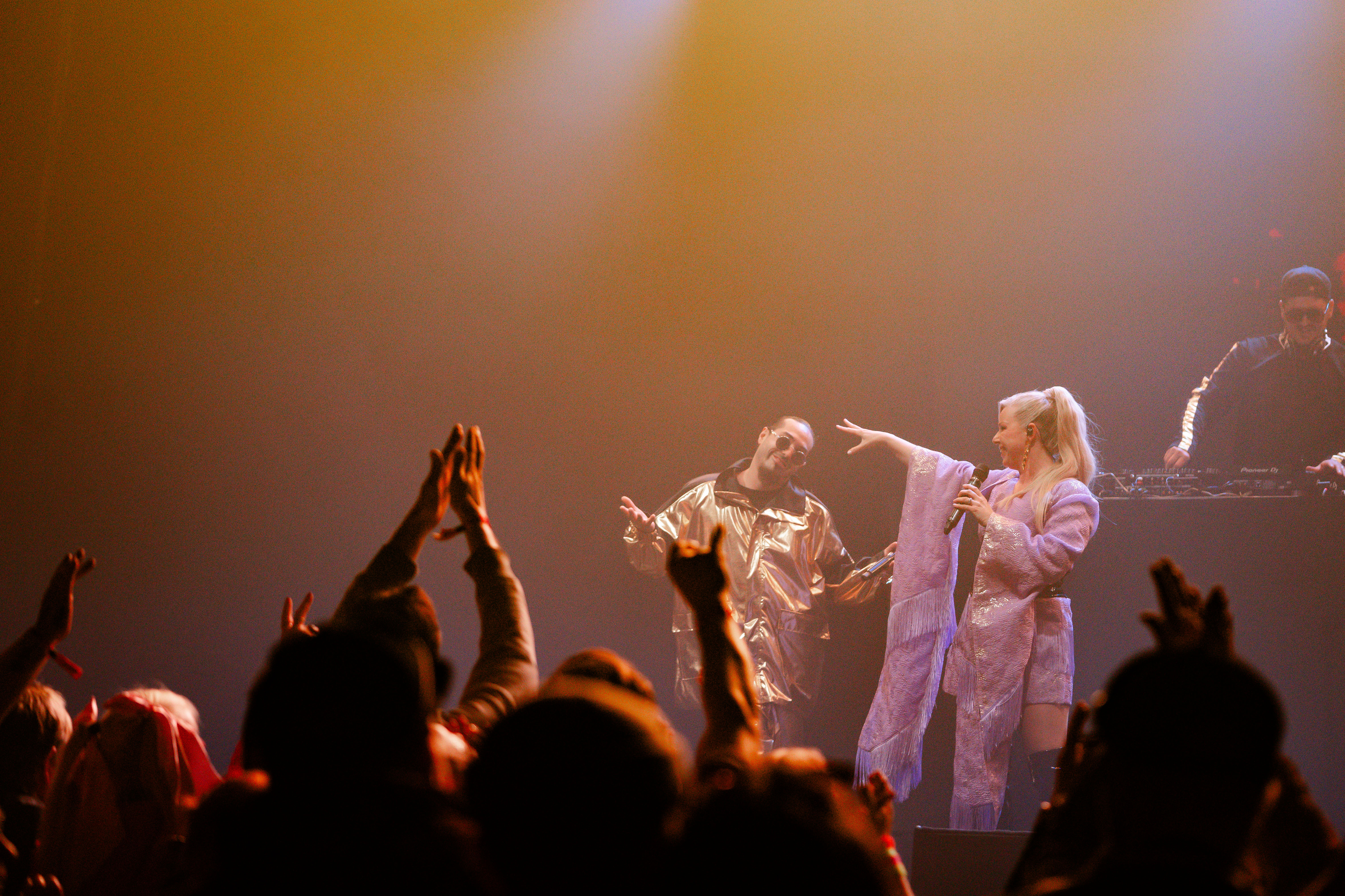 Arvio: Kempeleessä nykypäivän kotimainen bilemusiikki päihitti ulkomaisen ysärinostalgian