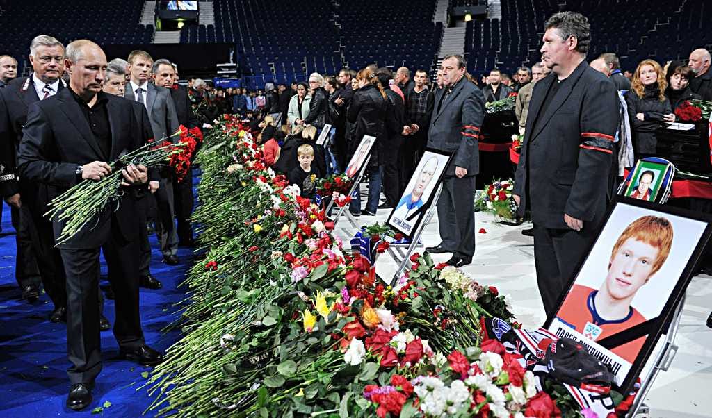 Venäjän pääministeri Vladimir Putin oli mukana muistamassa menehtyneitä kiekkoarenalla Jaroslavissa viime viikolla.