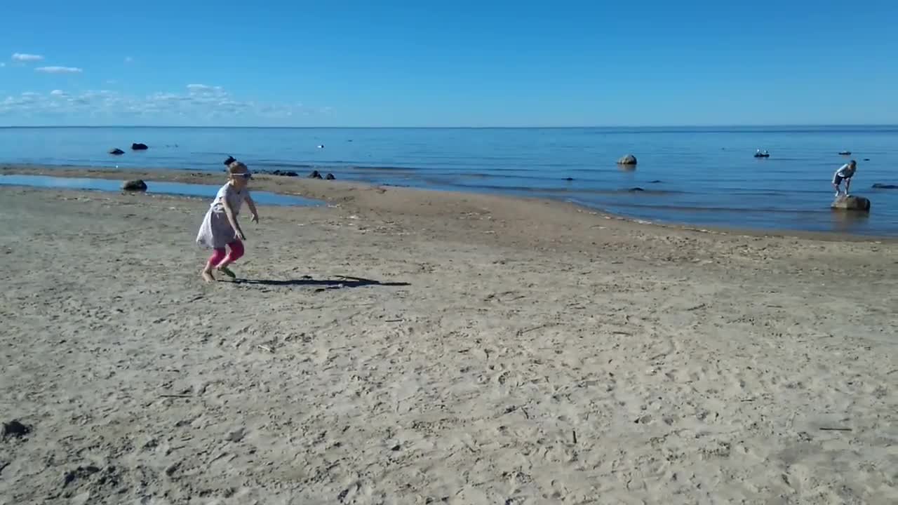 Kärrynpyörän heittoa aurinkoisessa Hailuodossa