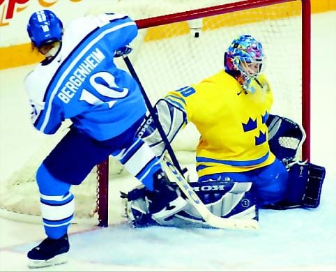 Sinne upposi. Sean Bergenheim iski kamppailun voittomaalin Joni Pitkäsen namupassista.