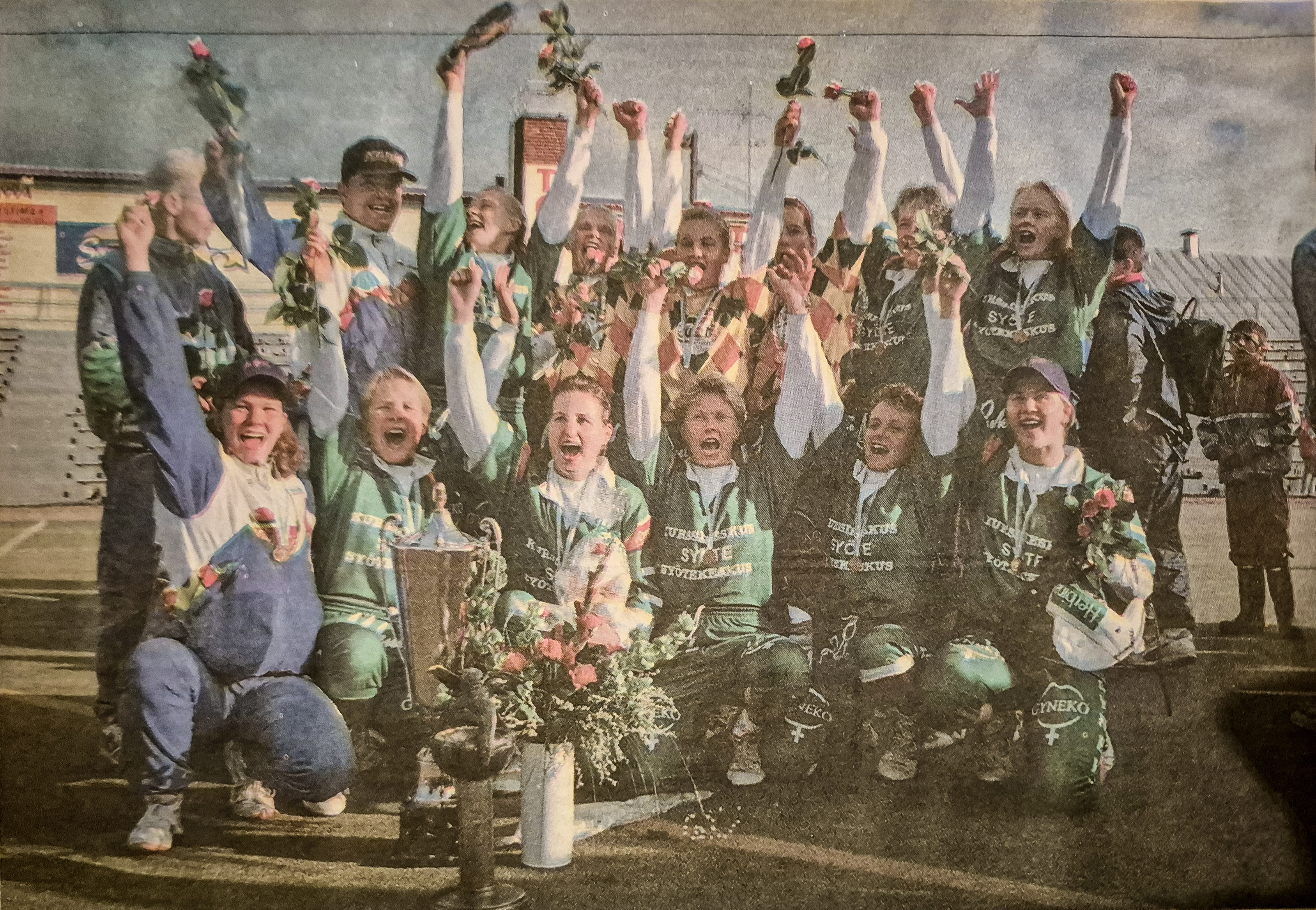 Lipon naisten nousujohteinen projekti huipentui vuonna 1994 riemukkaaseen Suomen mestaruuteen.